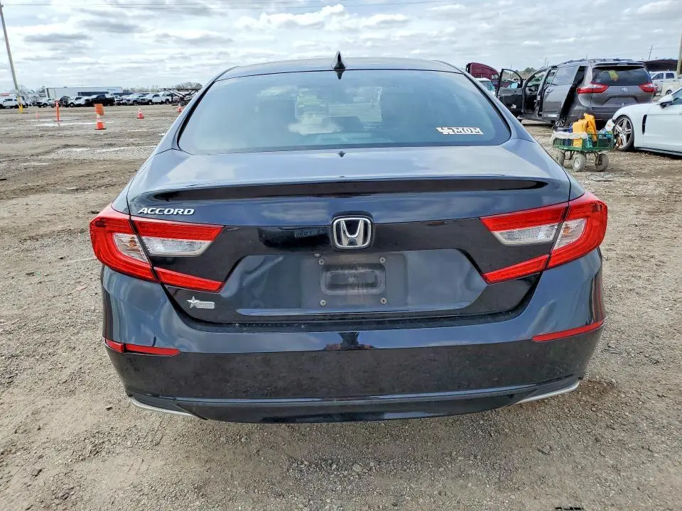 2018 HONDA ACCORD LX  