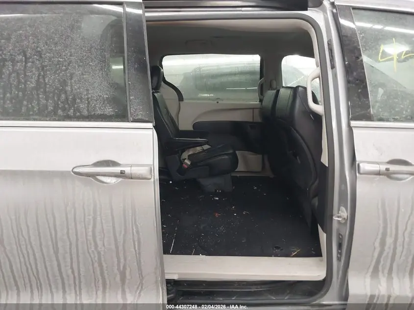 2020 CHRYSLER VOYAGER LXI