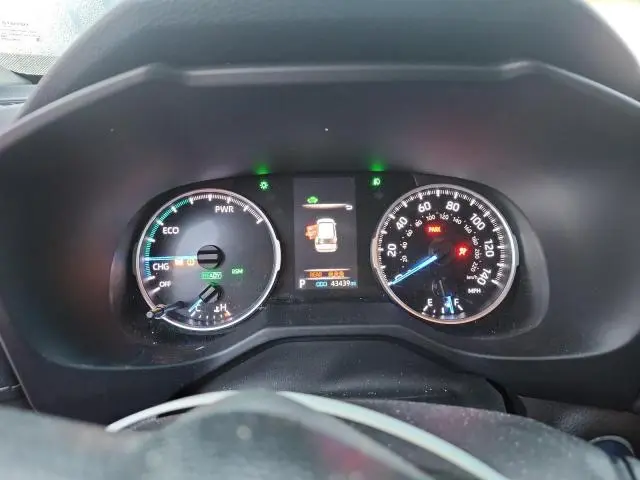 2021 TOYOTA RAV4 XLE  