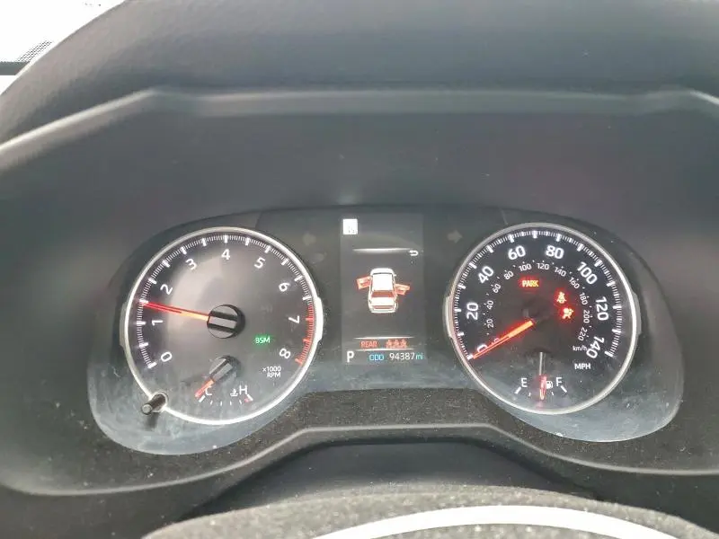 2020 TOYOTA RAV4 XLE  