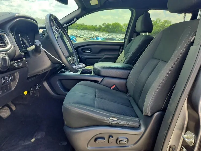 2019 NISSAN TITAN SV  