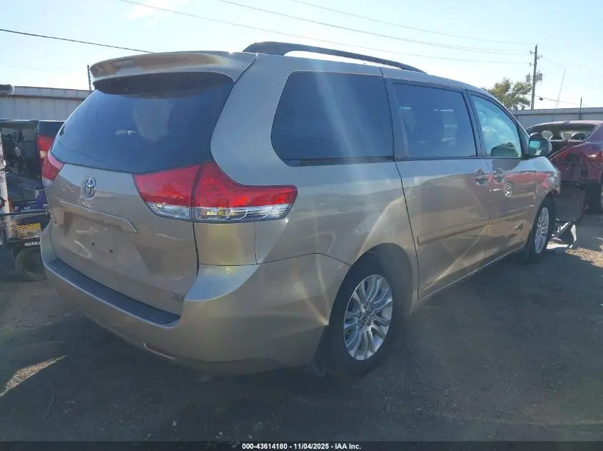 2014 TOYOTA SIENNA XLE V6 8 PASSENGER