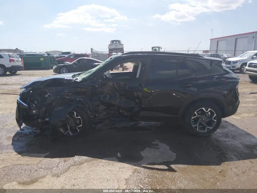 2025 CHEVROLET TRAX FWD LT