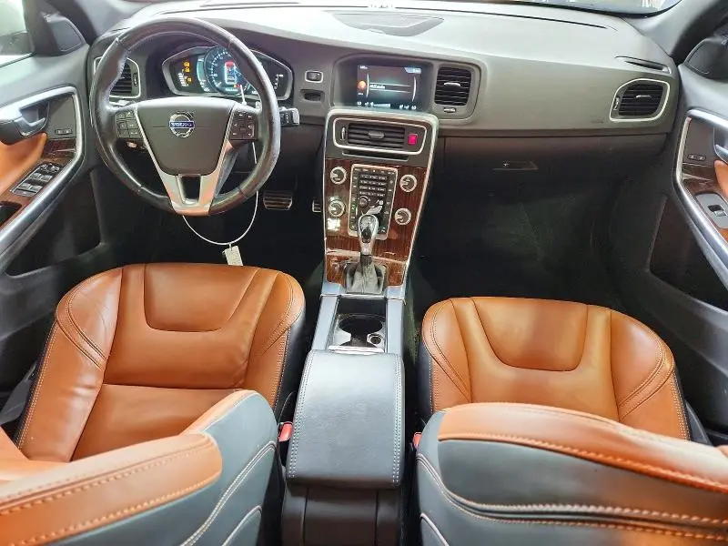 2015 VOLVO S60 PLATINUM  
