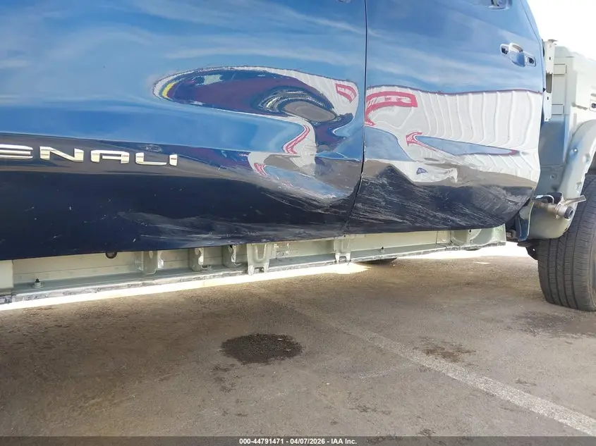 2023 GMC SIERRA 1500 4WD  SHORT BOX DENALI