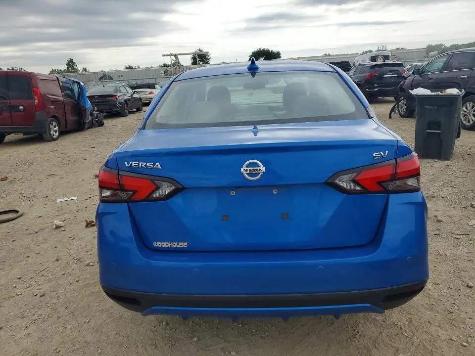 2021 NISSAN VERSA SV  