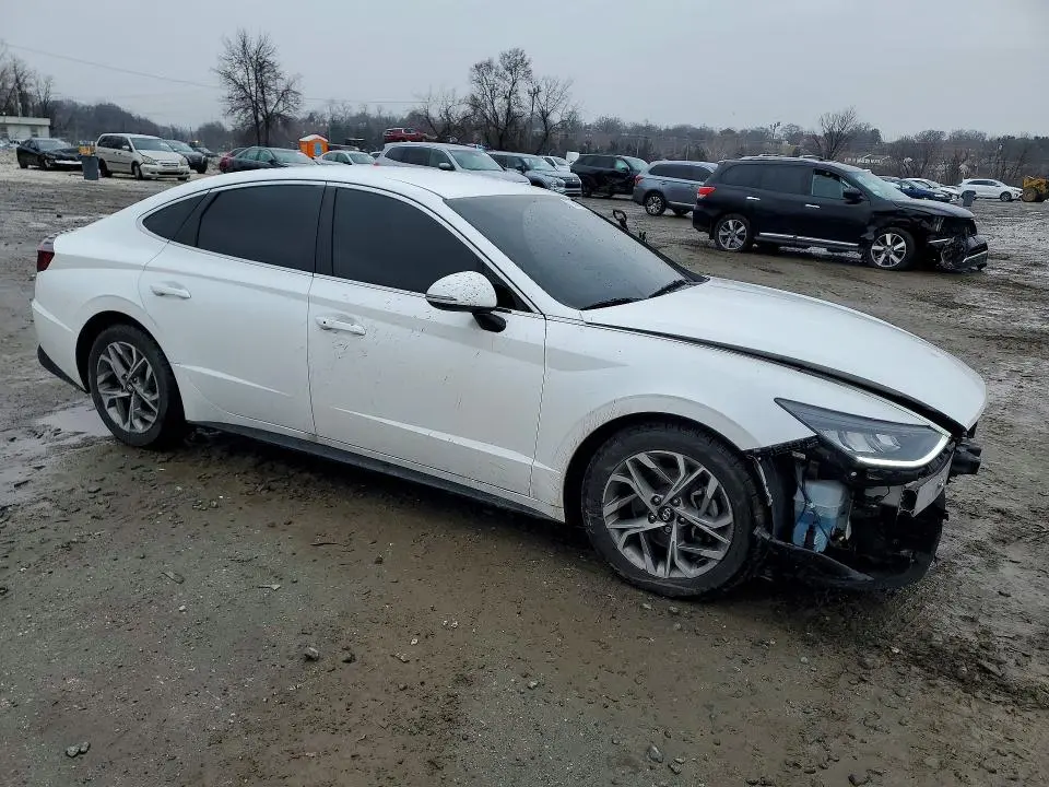 2022 HYUNDAI SONATA SEL  