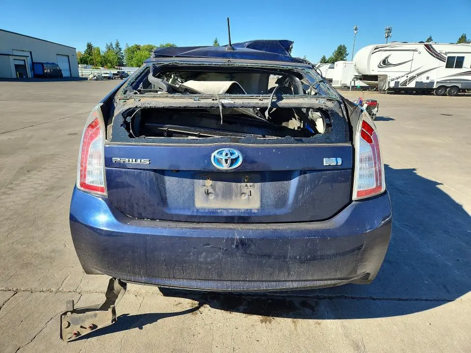 2014 TOYOTA PRIUS THREE  