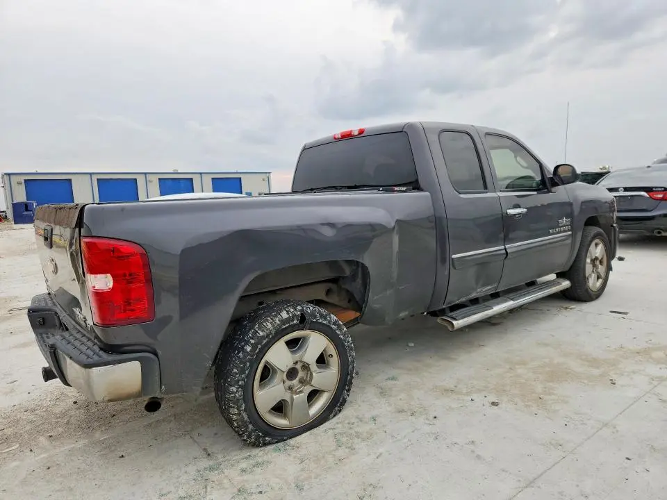 2011 CHEVROLET SILVERADO C1500 LT  