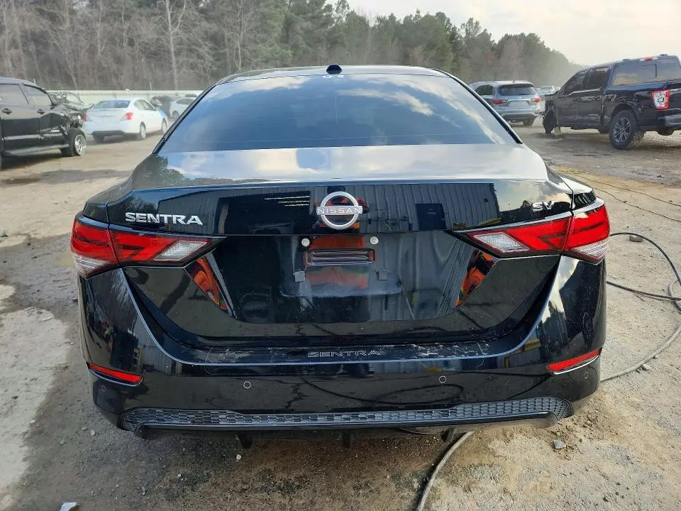 2024 NISSAN SENTRA SV  