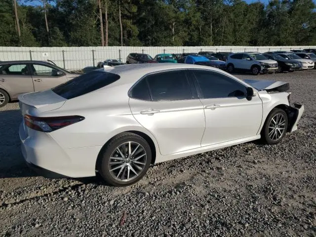 2022 TOYOTA CAMRY XLE  