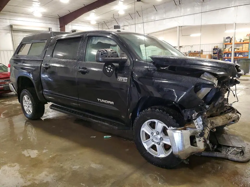2018 TOYOTA TUNDRA CREWMAX SR5  