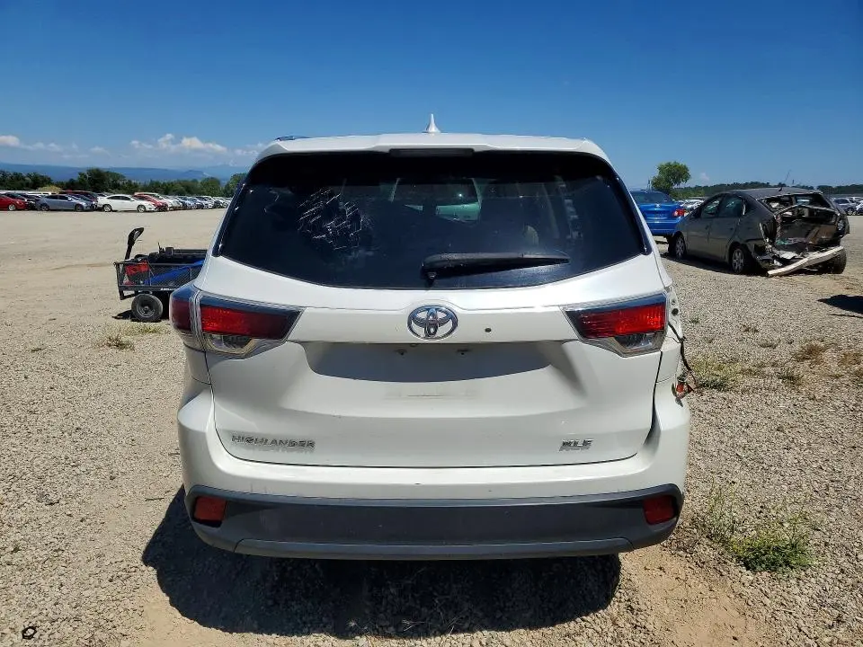 2016 TOYOTA HIGHLANDER XLE  