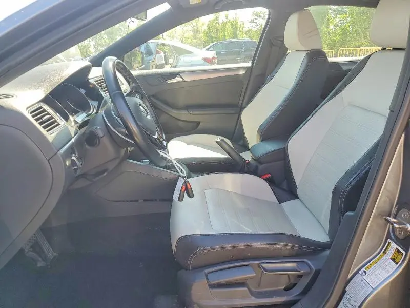 2016 VOLKSWAGEN JETTA SPORT  