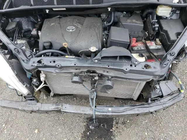 2019 TOYOTA SIENNA XLE  