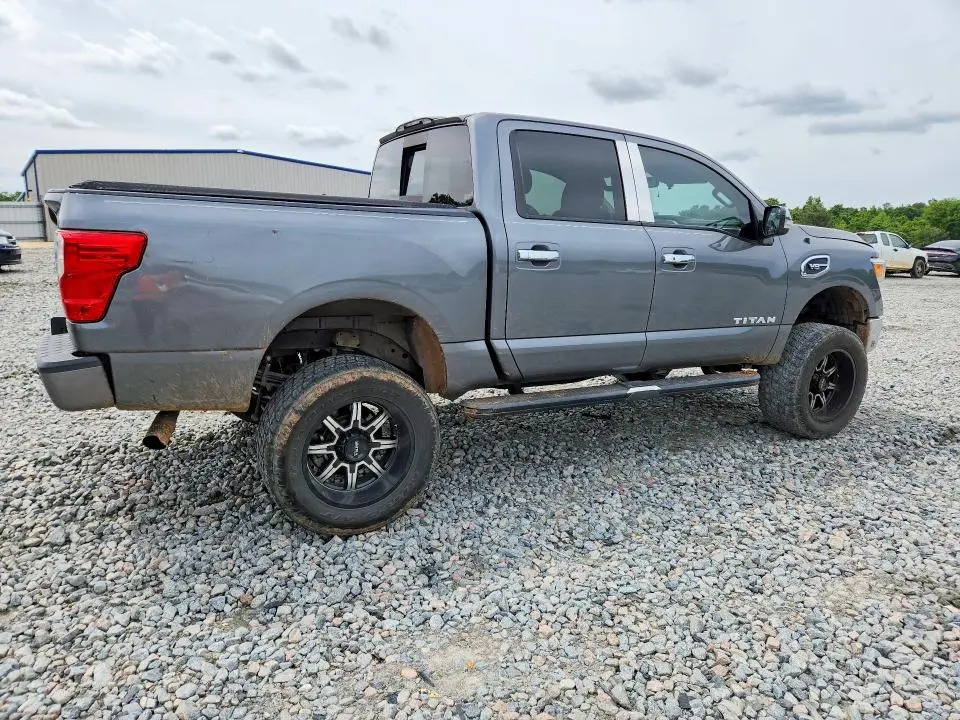 2017 NISSAN TITAN SL  