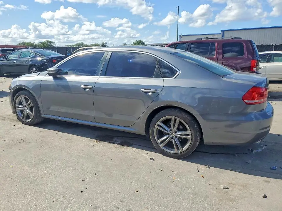2014 VOLKSWAGEN PASSAT SE  