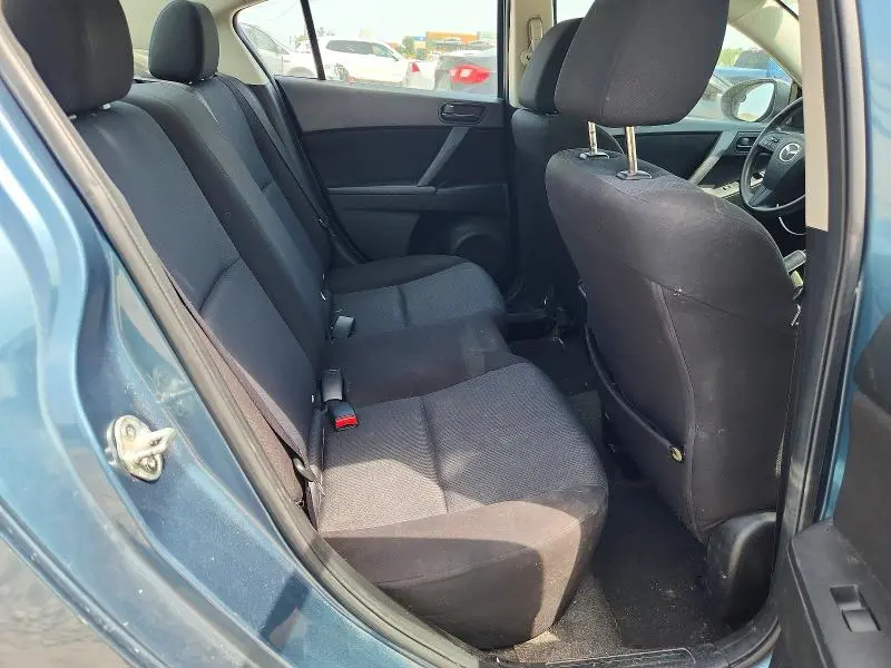 2011 MAZDA 3 I  