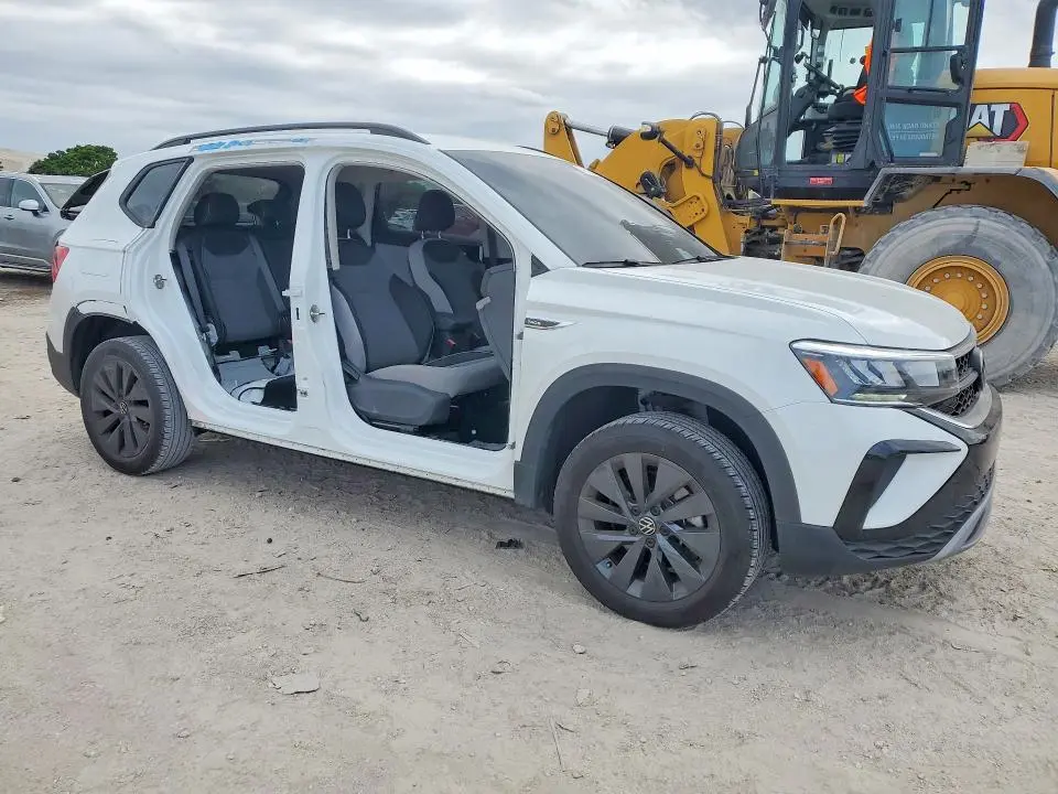 2024 VOLKSWAGEN TAOS S  