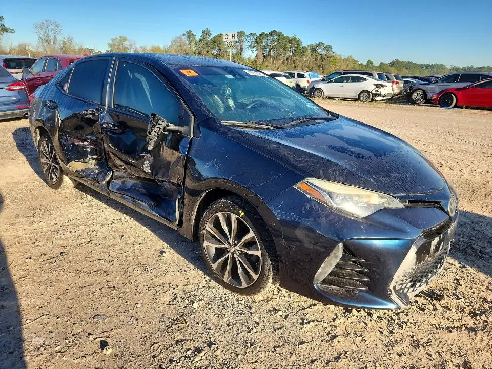 2017 TOYOTA COROLLA SE  