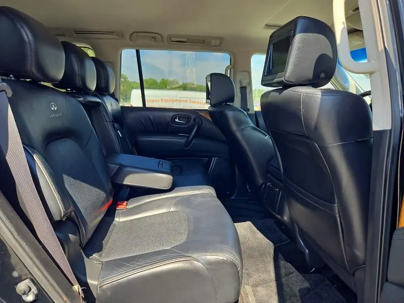 2011 INFINITI QX56 BASE  