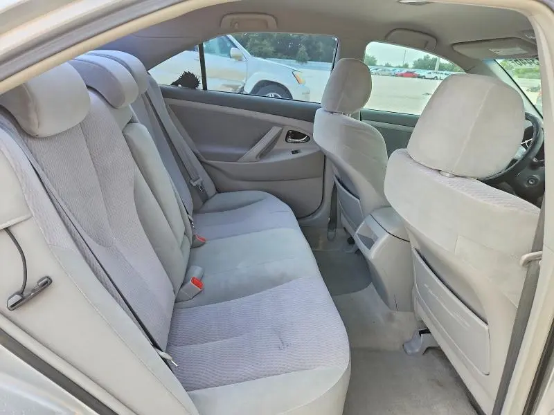2010 TOYOTA CAMRY LE  