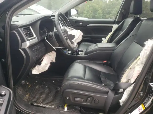 2019 TOYOTA HIGHLANDER SE  