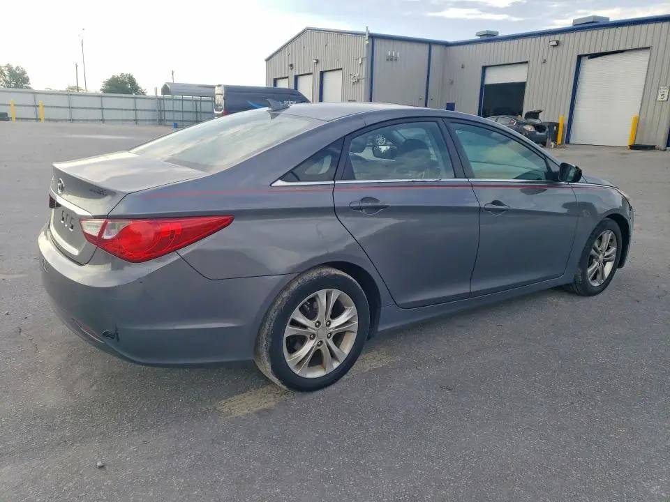 2011 HYUNDAI SONATA GLS  