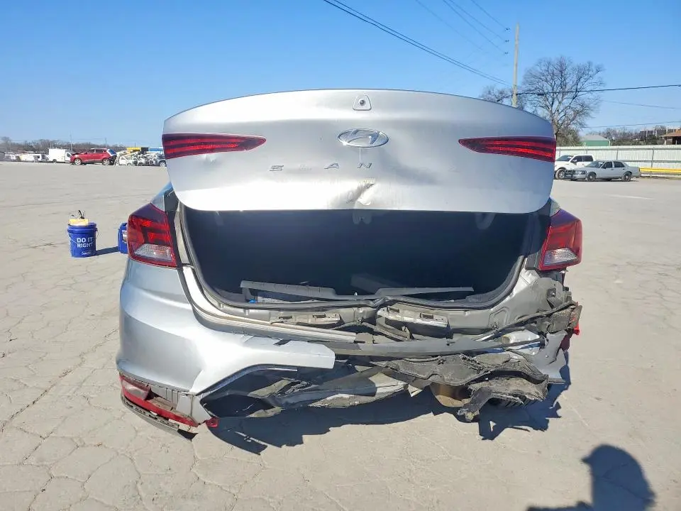 2020 HYUNDAI ELANTRA SEL  