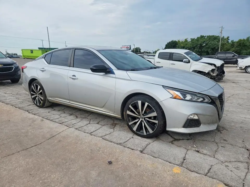 2020 NISSAN ALTIMA SR  