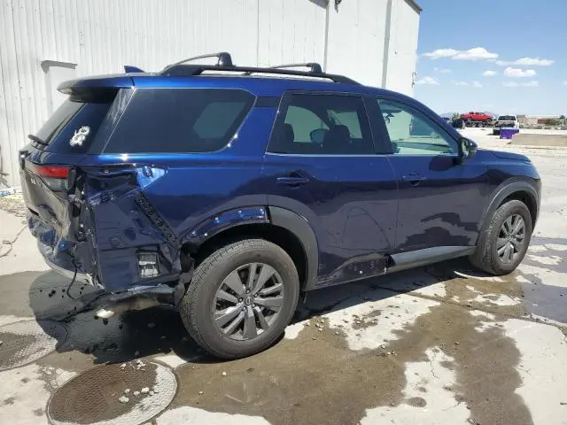 2023 NISSAN PATHFINDER SV  