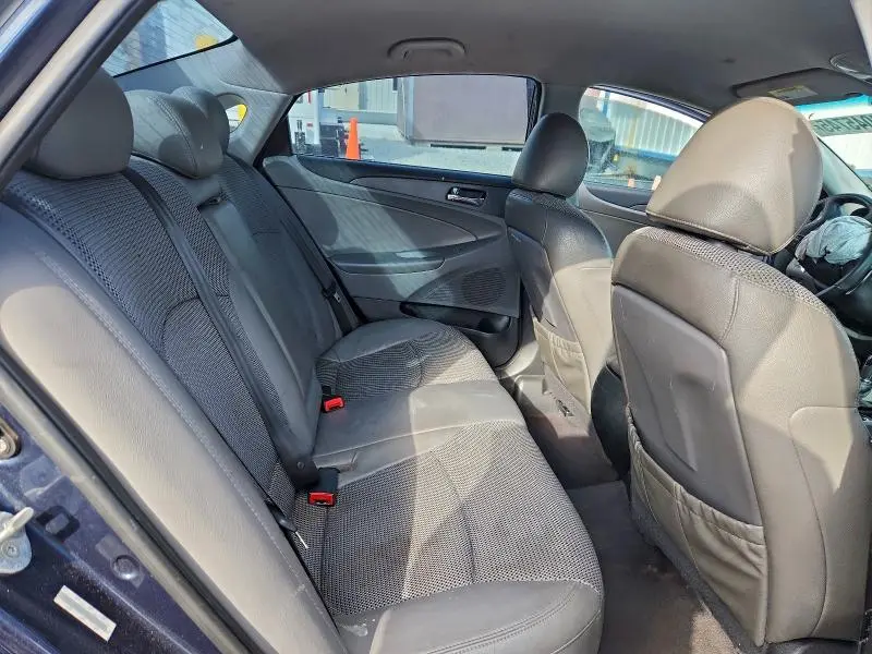 2011 HYUNDAI SONATA SE  