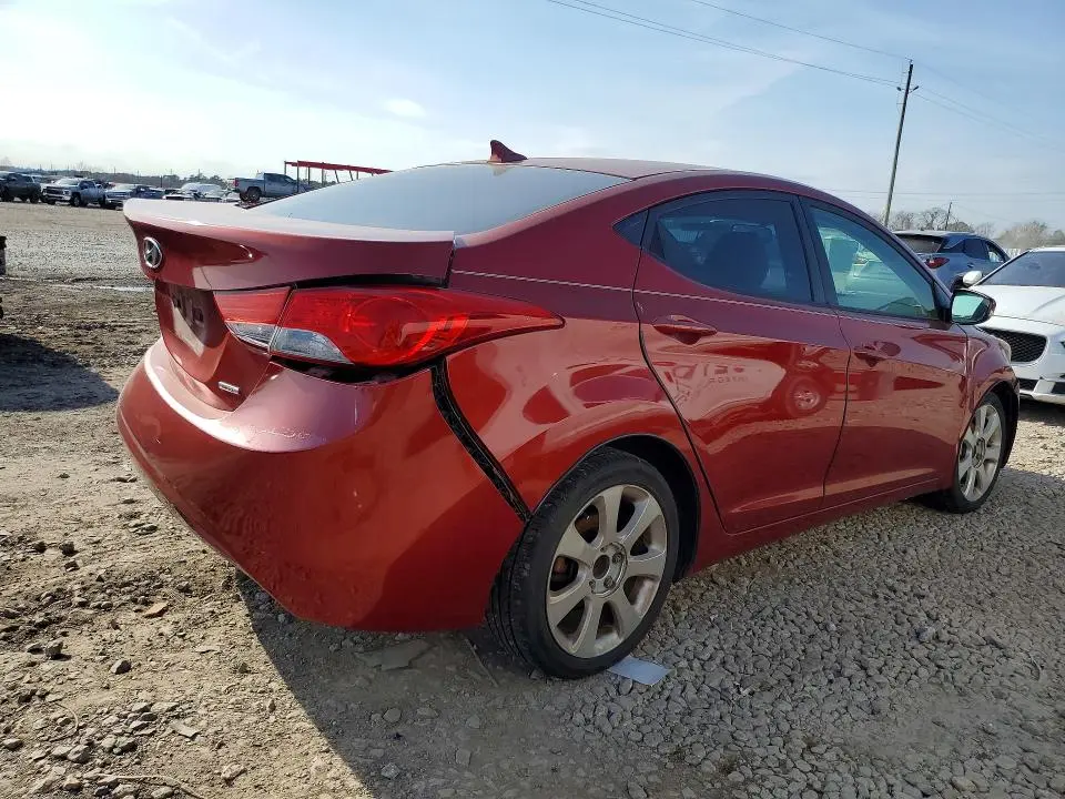 2011 HYUNDAI ELANTRA   