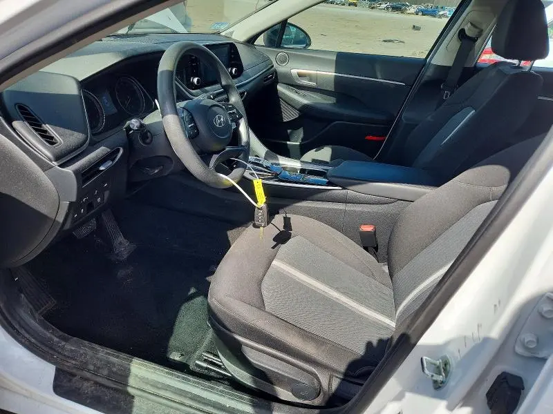 2022 HYUNDAI SONATA SE  