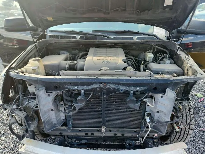 2013 TOYOTA TUNDRA CREWMAX SR5  