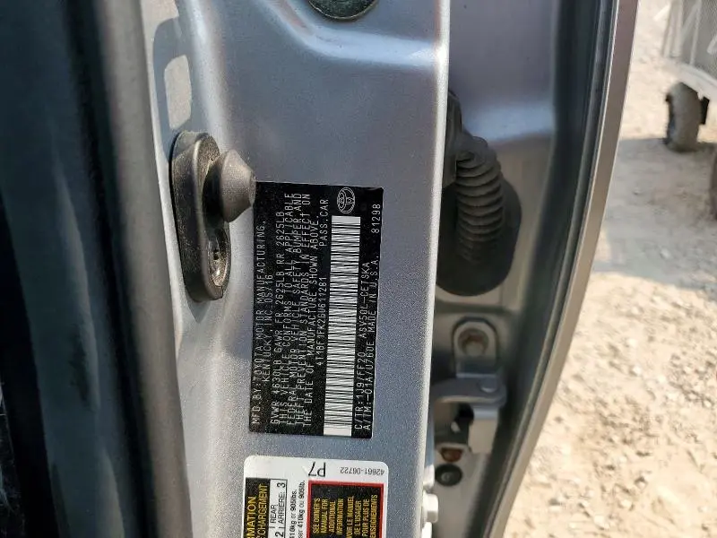 2016 TOYOTA CAMRY SE  