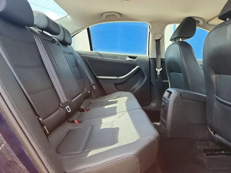 2012 VOLKSWAGEN JETTA SE  