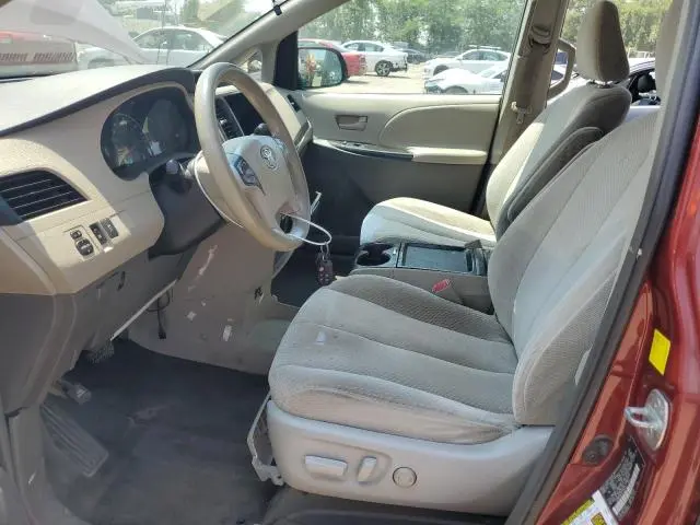 2011 TOYOTA SIENNA LE  