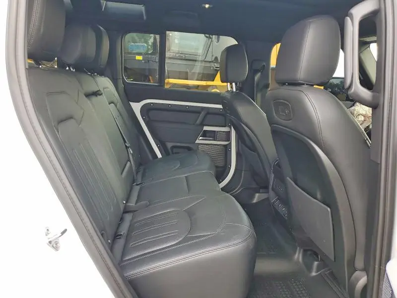 2022 LAND ROVER DEFENDER 110 S  
