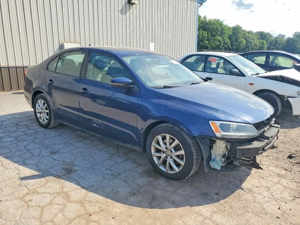 2011 VOLKSWAGEN JETTA SE  