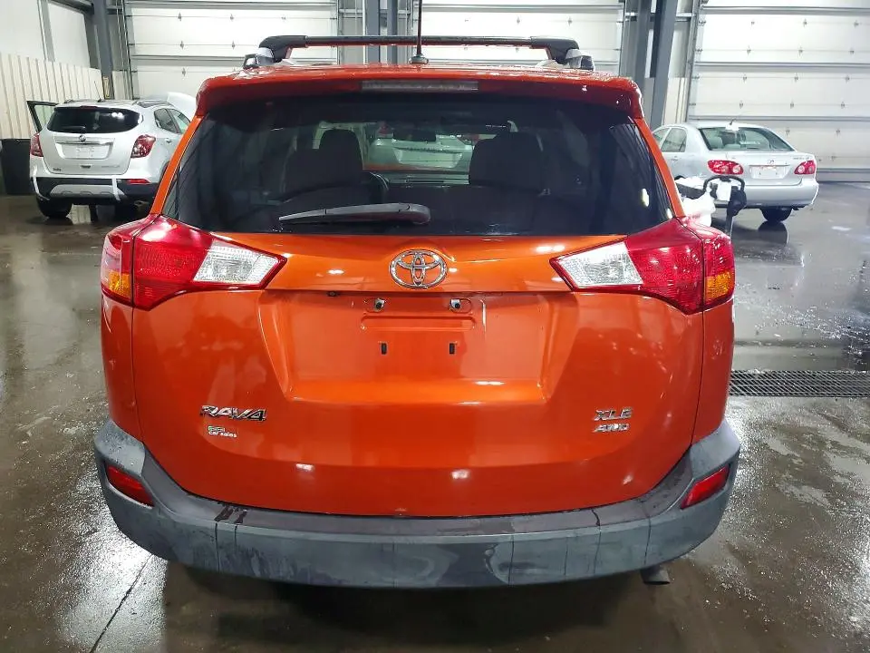 2015 TOYOTA RAV4 XLE  