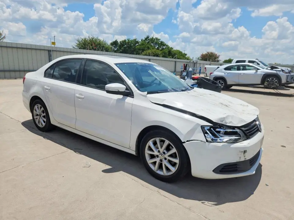 2012 VOLKSWAGEN JETTA SE  