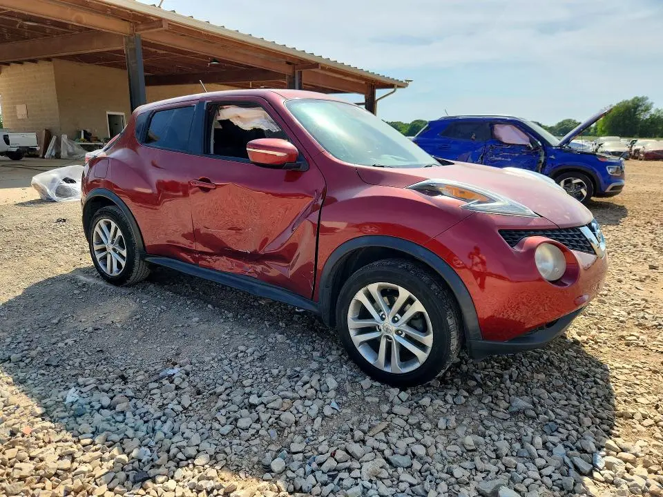 2015 NISSAN JUKE SV  
