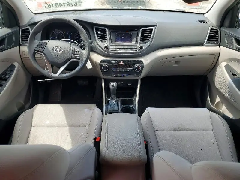 2018 HYUNDAI TUCSON SE  