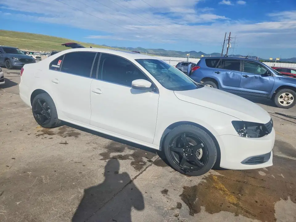 2014 VOLKSWAGEN JETTA SE  