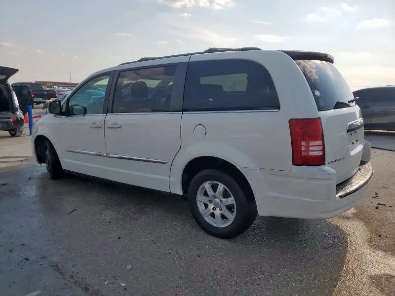 2010 CHRYSLER TOWN & COUNTRY LX  