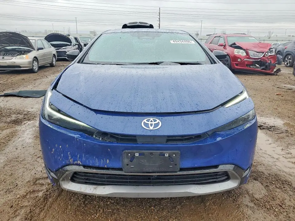 2024 TOYOTA PRIUS XLE  