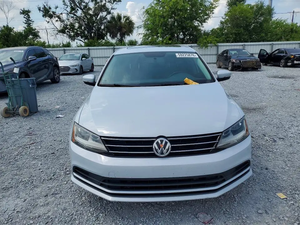 2017 VOLKSWAGEN JETTA SE  
