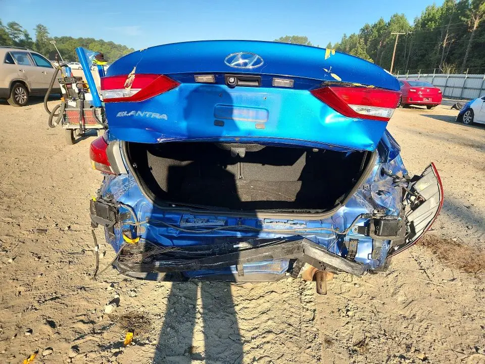 2017 HYUNDAI ELANTRA SE  