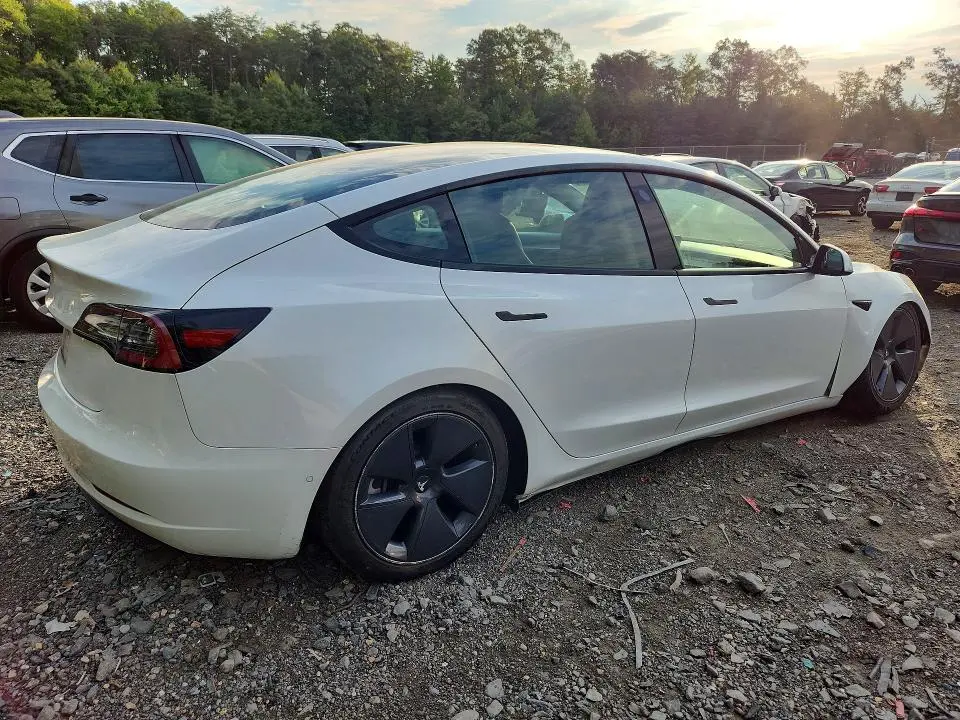 2021 TESLA MODEL 3   